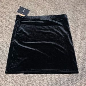 Black velvet Forever 21 mini skirt